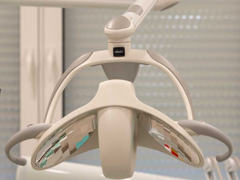 DENTAL CENTAR MIRKOVIĆ - stomatološka ordinacija Novi Sad - detalj iz zubarske ordinacije